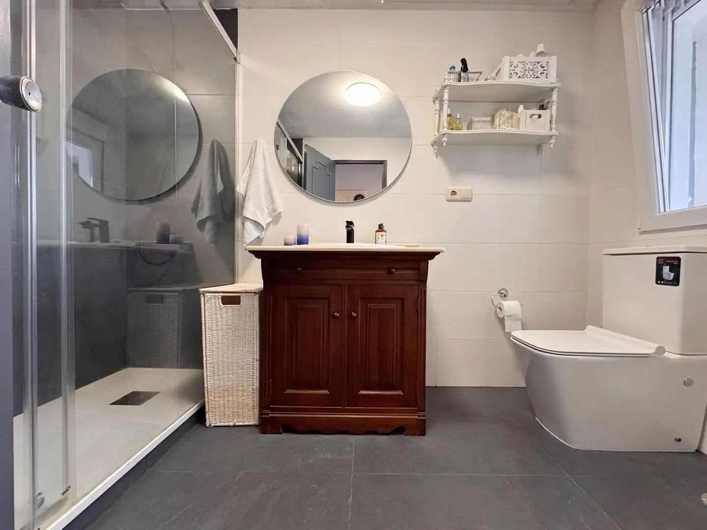 Bathroom of Flat for sale in Pontevedra Capital   with Terrace