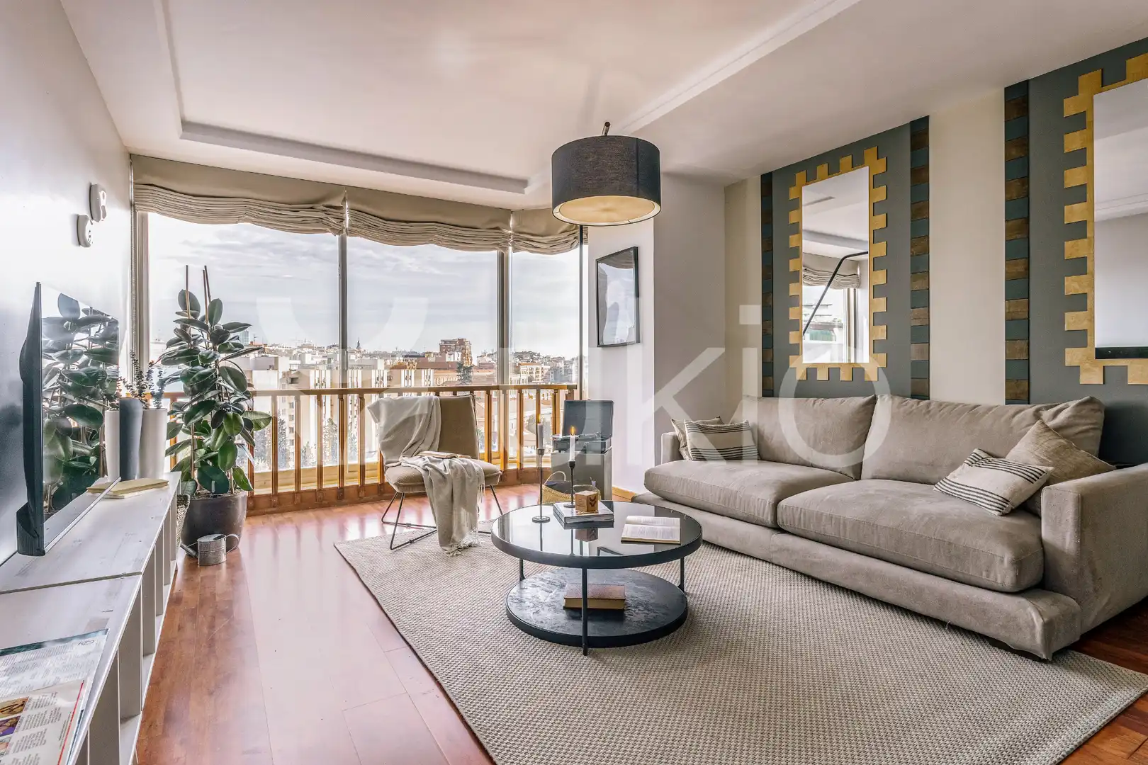 Living room of Flat for rent in Madrid  with Air Conditioner, Heating and Furnished