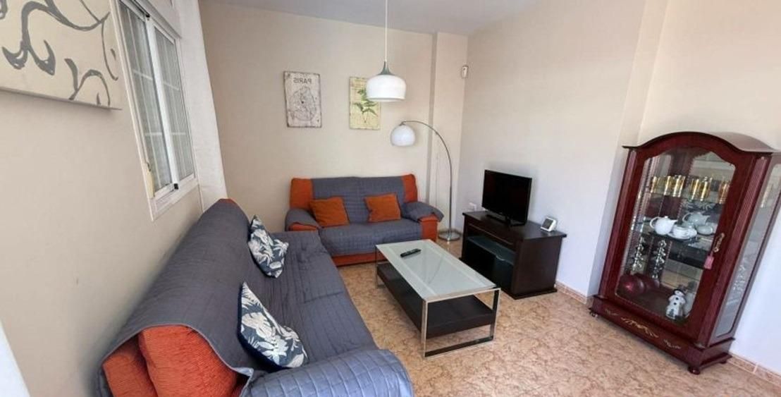 Sala d'estar de Pis de lloguer en Soria Capital  amb Aire condicionat, Jardí privat i Terrassa