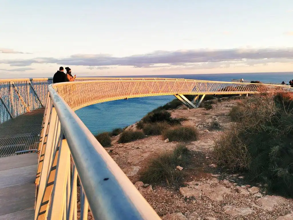 Vista exterior de Casa o xalet en venda en Santa Pola amb Aire condicionat, Calefacció i Jardí privat