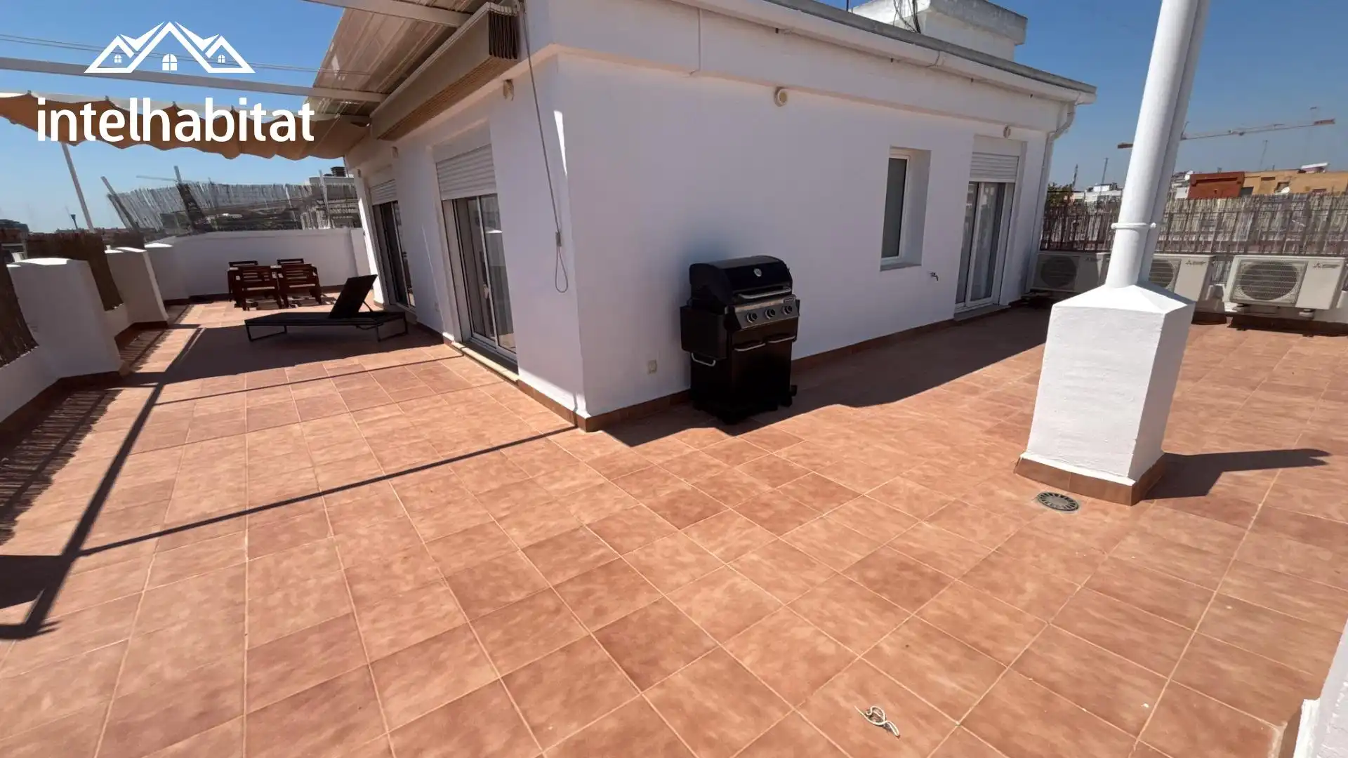 Terrasse von Dachboden zur Miete in Valencia mit Klimaanlage, Terrasse und Abstellraum