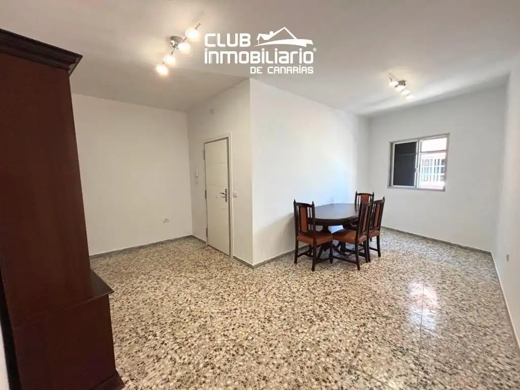 Vista exterior de Piso de alquiler en San Cristóbal de la Laguna con Aire acondicionado