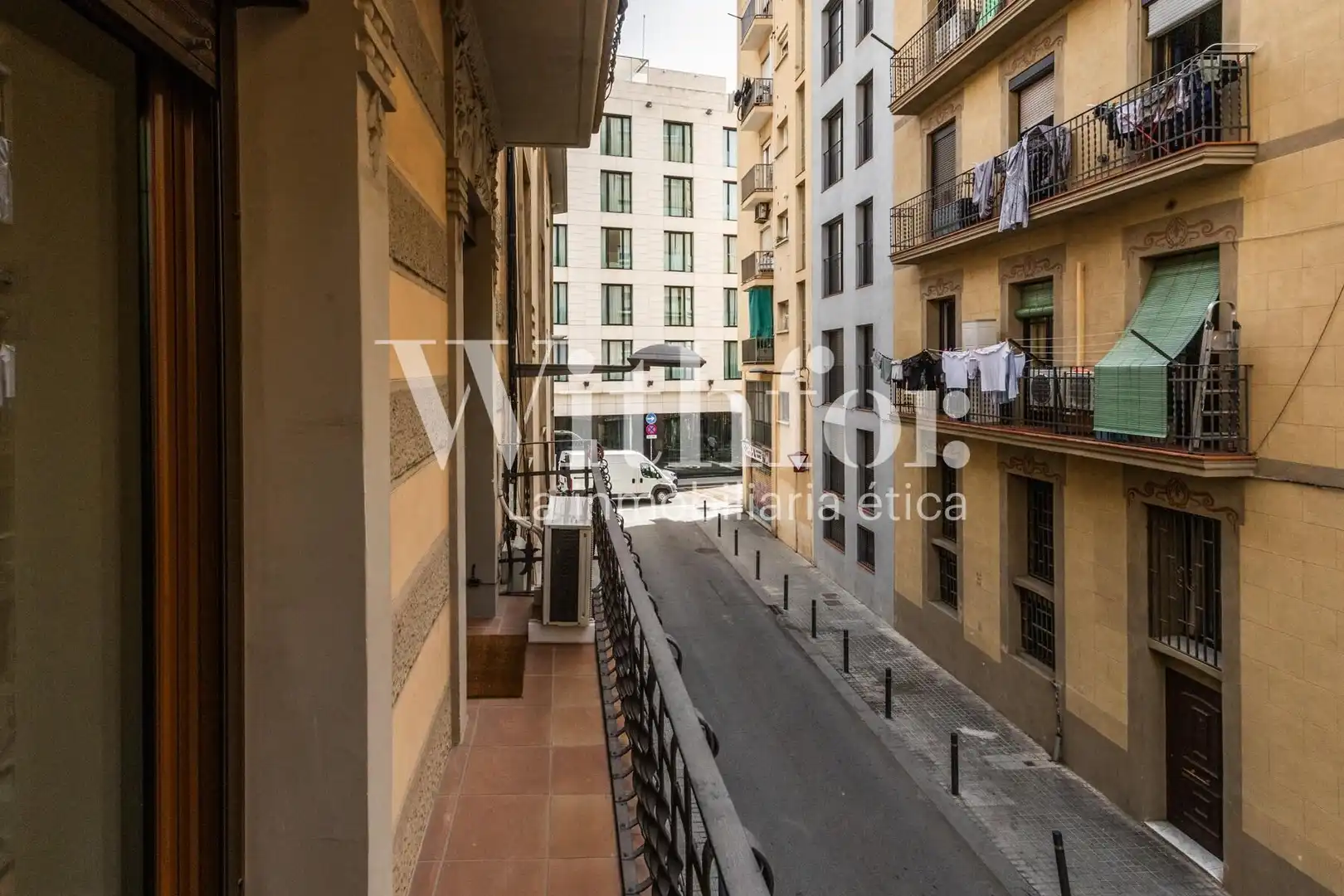 Exterior view of Flat for sale in Barcelona  with Air Conditioner, Heating and Balcony