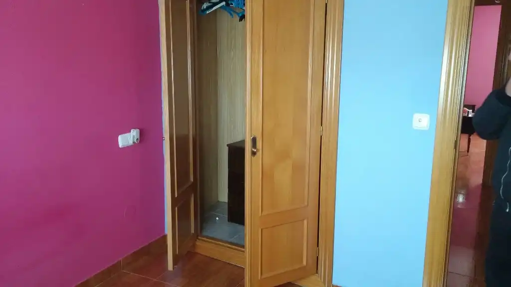 Dormitori de Casa o xalet en venda en León Capital  amb Calefacció