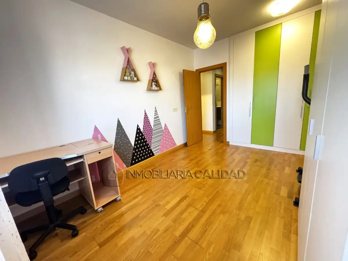Habitación de Piso en venta en Burgos con Calefacción, Terraza y Trastero