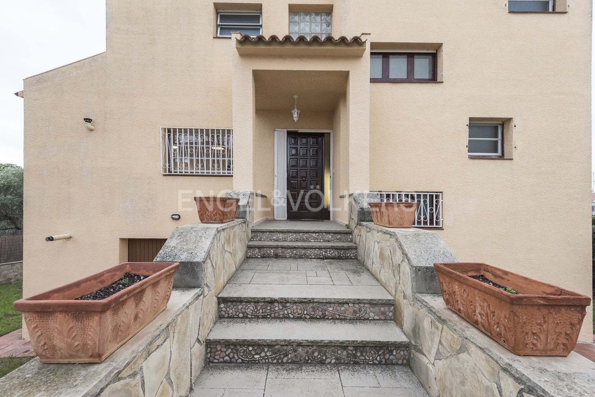 Vista exterior de Casa o xalet en venda en Torredembarra amb Calefacció, Jardí privat i Terrassa