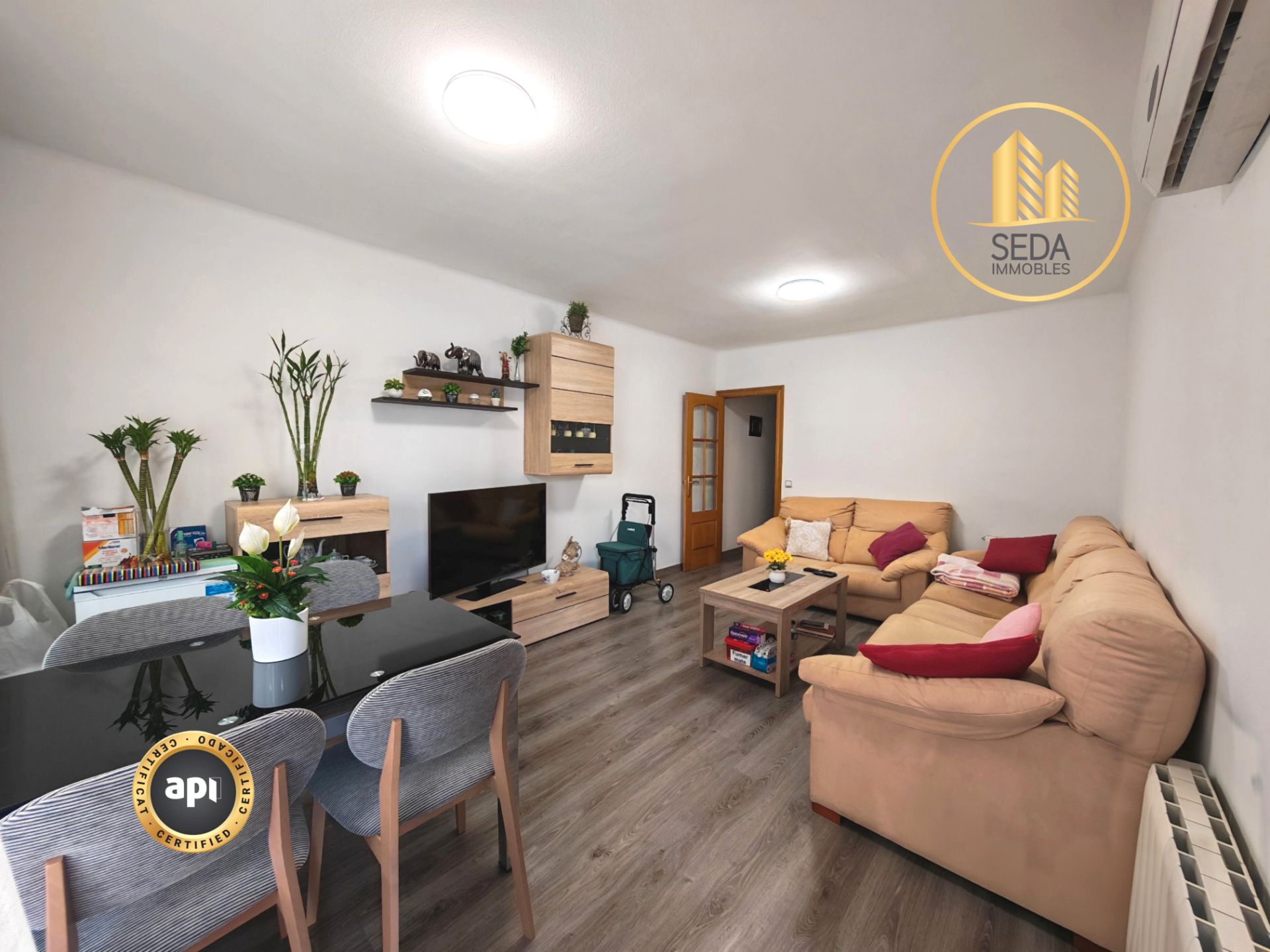 Living room of Flat for sale in Rubí  with Air Conditioner, Heating and Parquet flooring