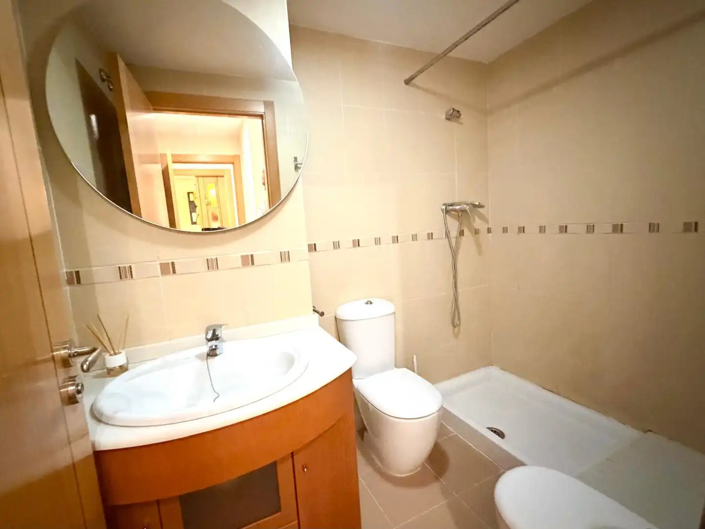 Baño de Piso en venta en Catarroja con Terraza y Trastero