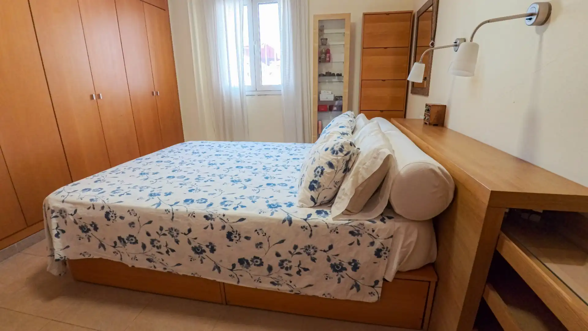 Bedroom of Flat for sale in Sevilla  with Air Conditioner and Balcony