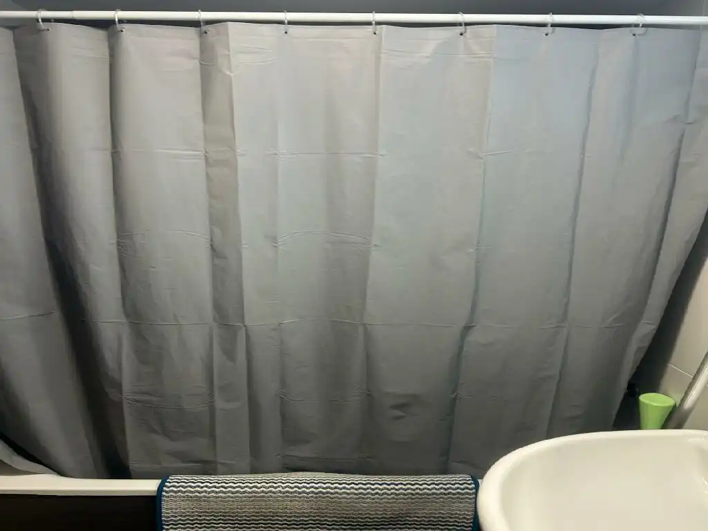 Baño de Estudio en venta en Albelda de Iregua con Calefacción, Terraza y Trastero