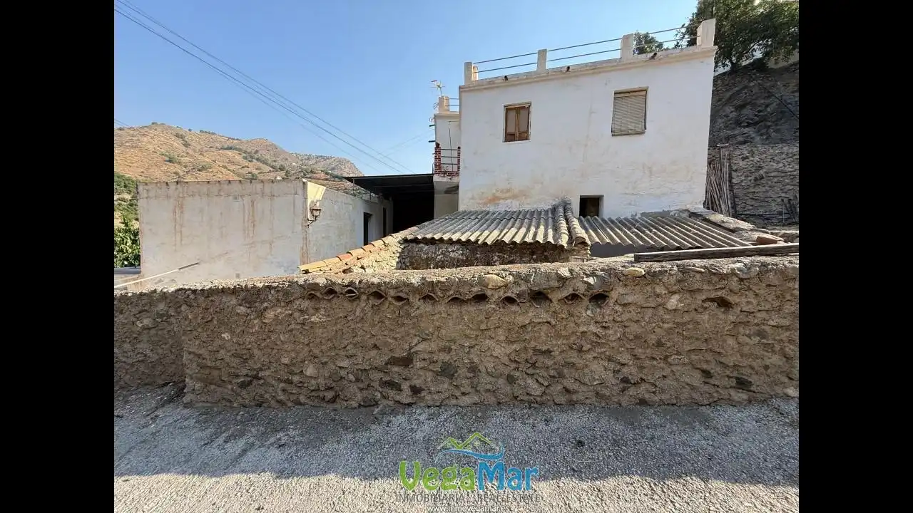 Vista exterior de Finca rústica en venda en Jete amb Jardí privat i Terrassa