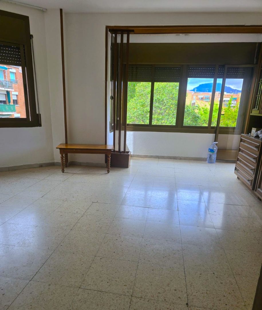 Piso en venta en Terrassa con Balcón