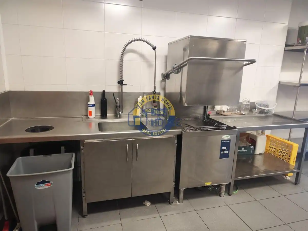 Kitchen of Commercial properties for sale in Villamañán  with Air Conditioner, Parquet flooring and Terrace