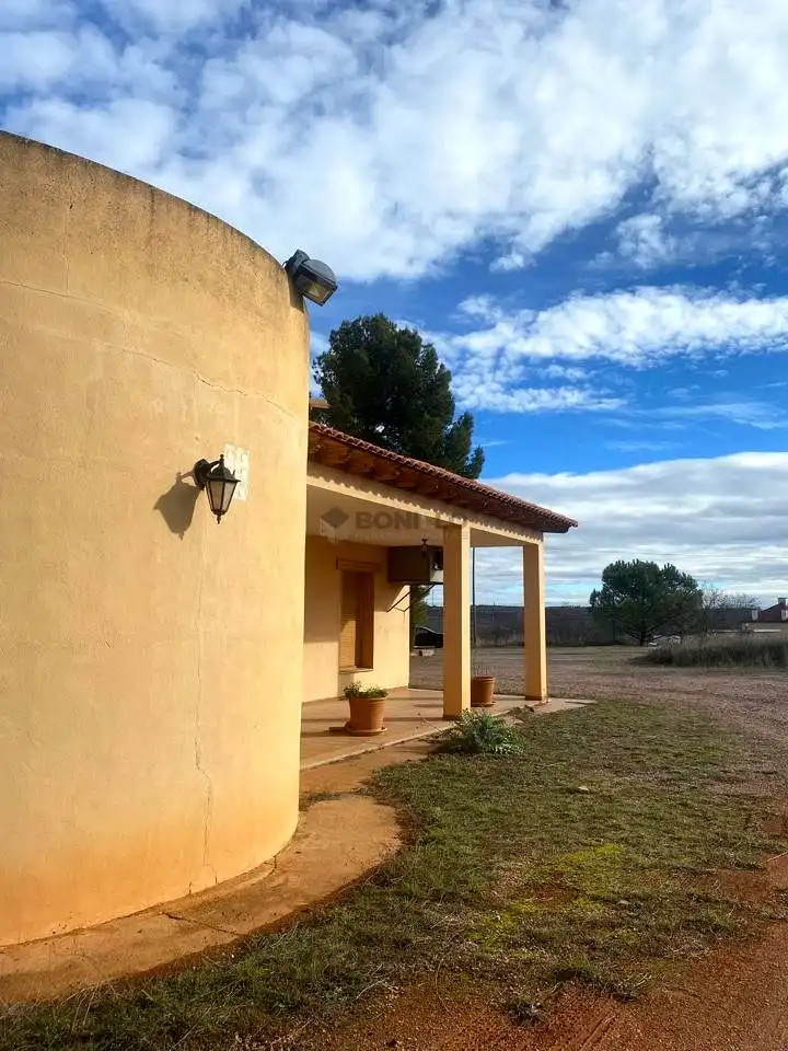 Edifici en venda a Estación Mora, Albentosa