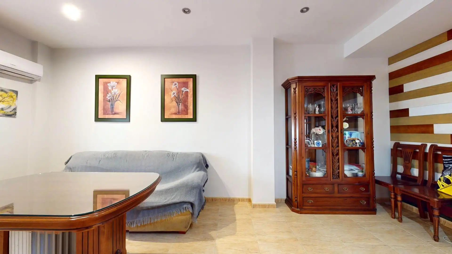 Sala d'estar de Casa adosada en venda en La Victoria
