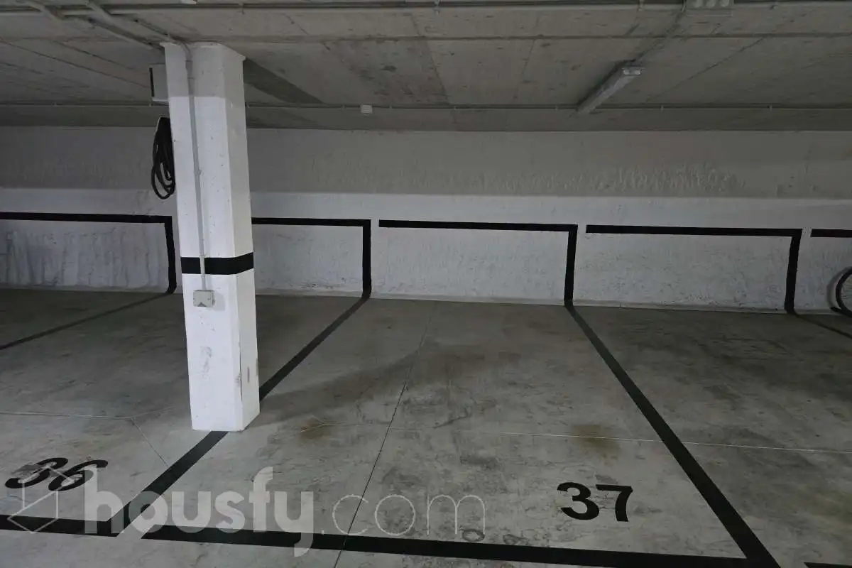 Parkplatz von Wohnung zur Miete in Sant Adrià de Besòs mit Klimaanlage und Balkon