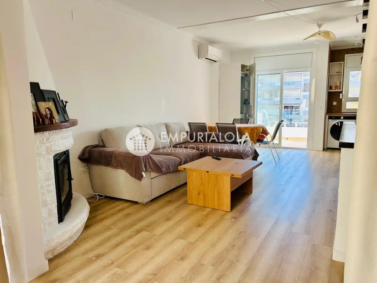 Sala d'estar de Casa o xalet en venda en Empuriabrava amb Aire condicionat