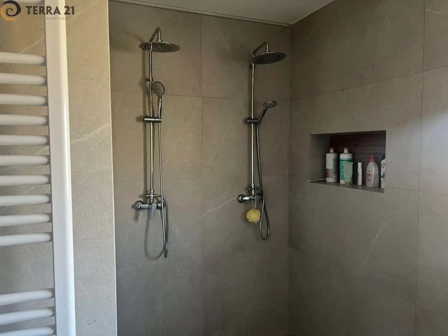Bathroom of Houses for sale in Jaén  with Air Conditioner, Private garden and Swimming Pool