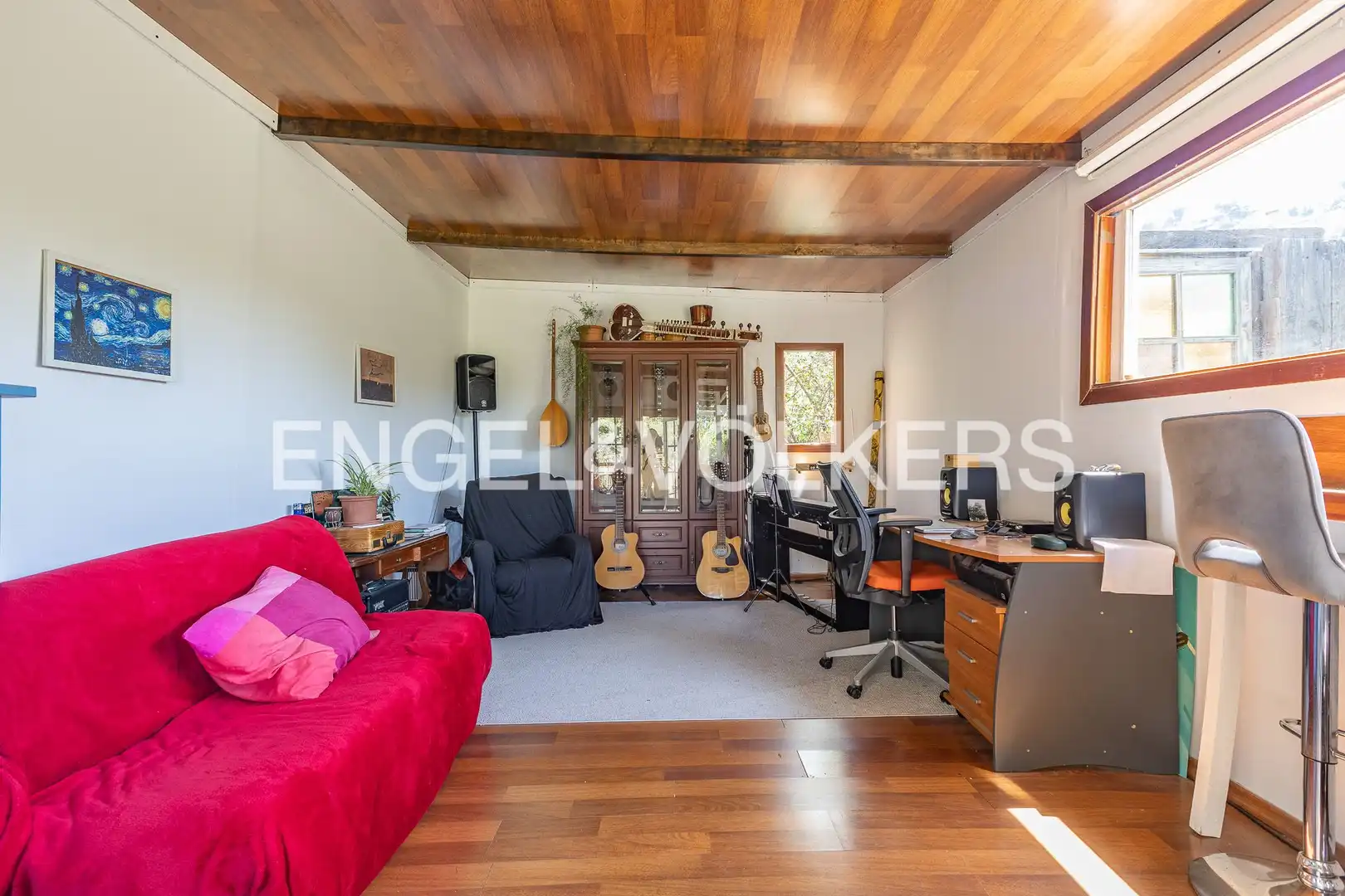 Sala d'estar de Casa o xalet en venda en Sant Cugat del Vallès amb Calefacció i Terrassa