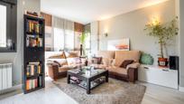 Living room of Flat for sale in  Madrid Capital