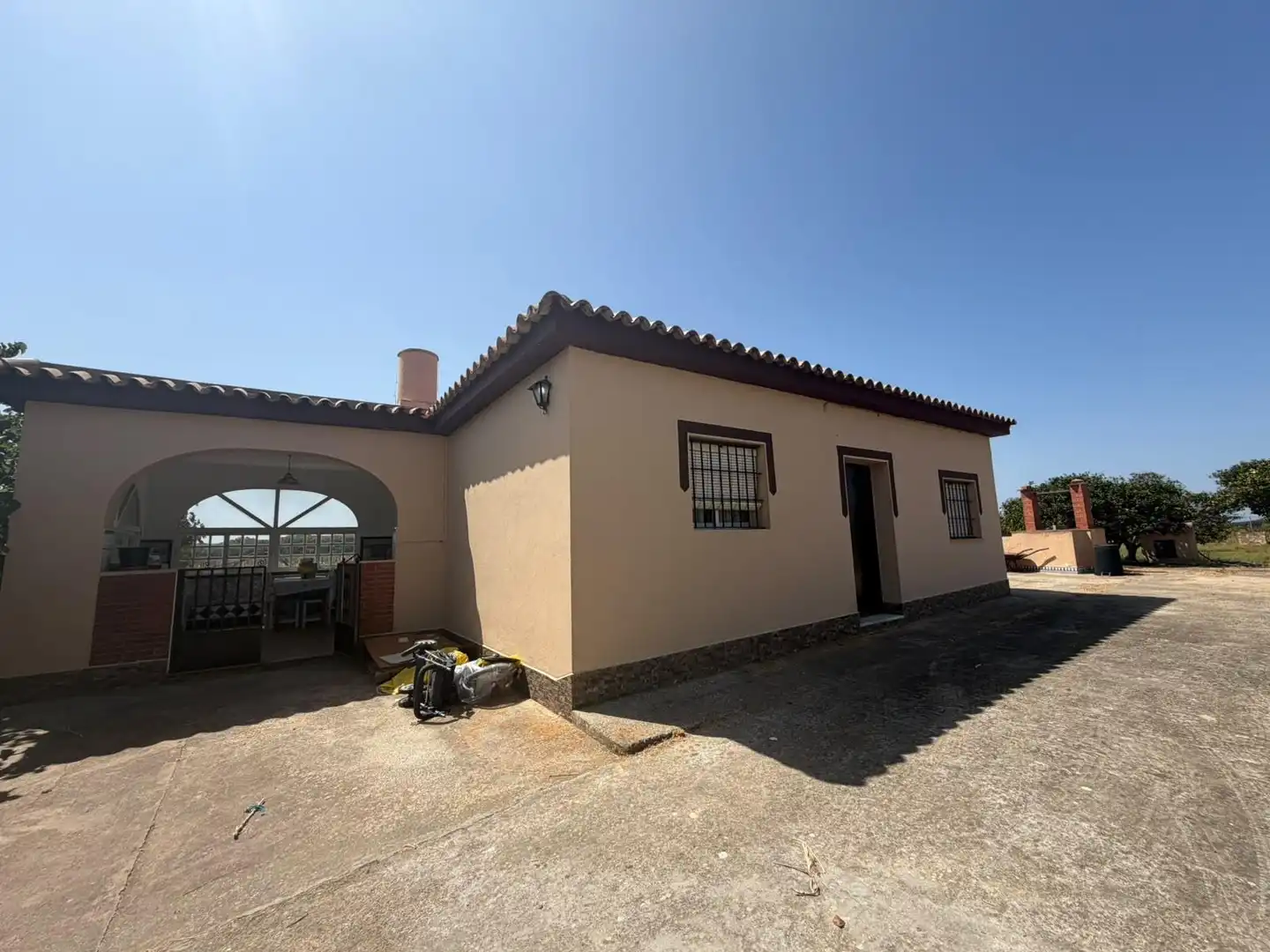 Casa rústica amb jardí en venda a Pelagatos - Pago del Humo