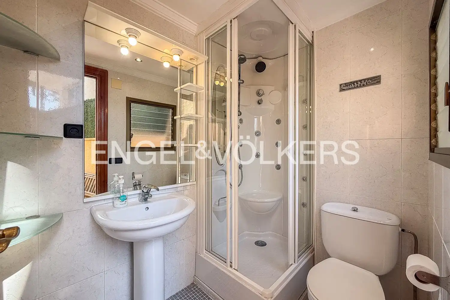 Baño de Casa o chalet de alquiler en La Pobla de Farnals con Aire acondicionado, Calefacción y Jardín privado