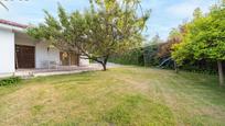 Jardí de Casa o xalet en venda en Tres Cantos amb Calefacció, Jardí privat i Terrassa