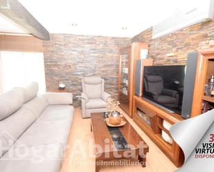 Living room of Flat for sale in  Valencia Capital  with Air Conditioner and Balcony