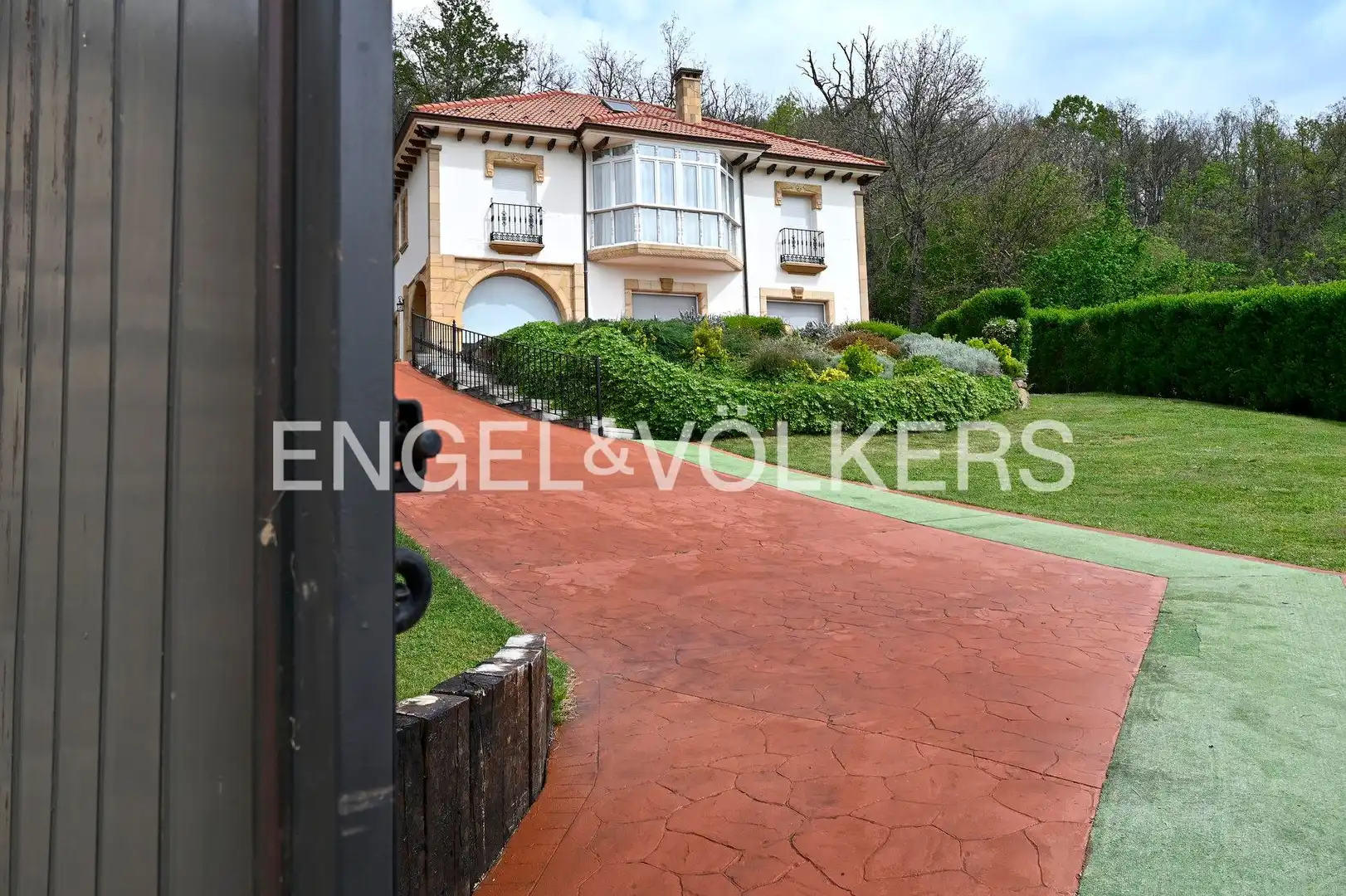 Vista exterior de Casa o chalet en venta en Reinosa con Aire acondicionado, Calefacción y Jardín privado