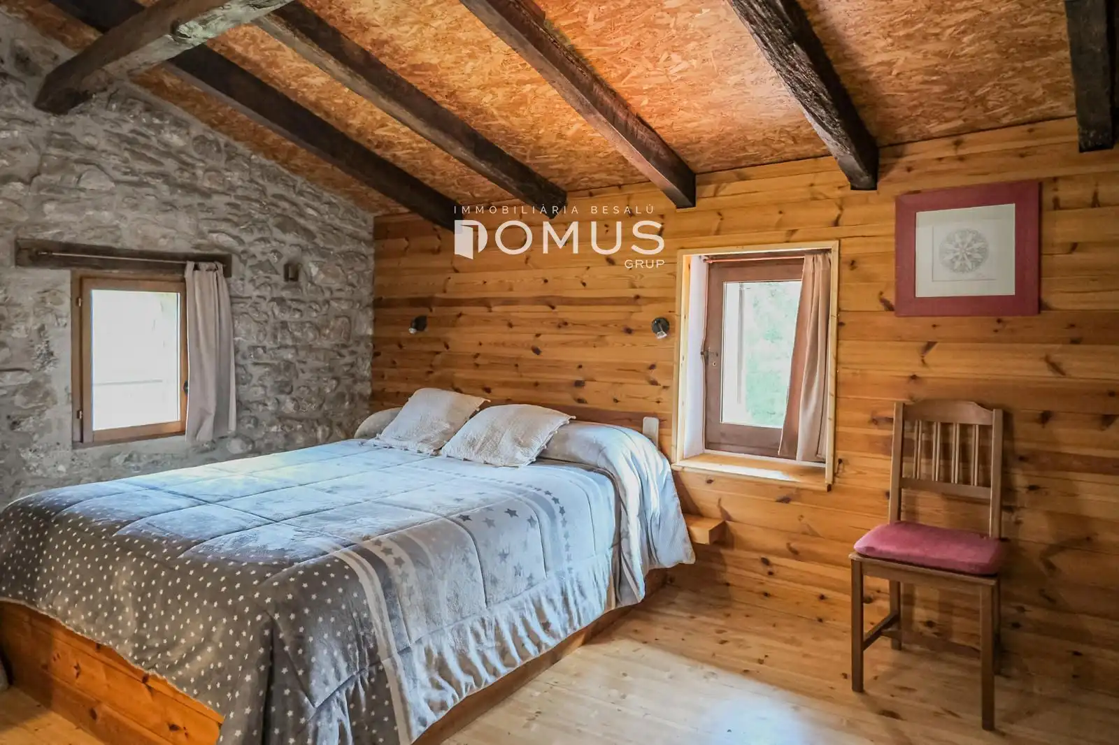 Habitación de Finca rústica en venta en Santa Pau con Calefacción, Parquet y Piscina