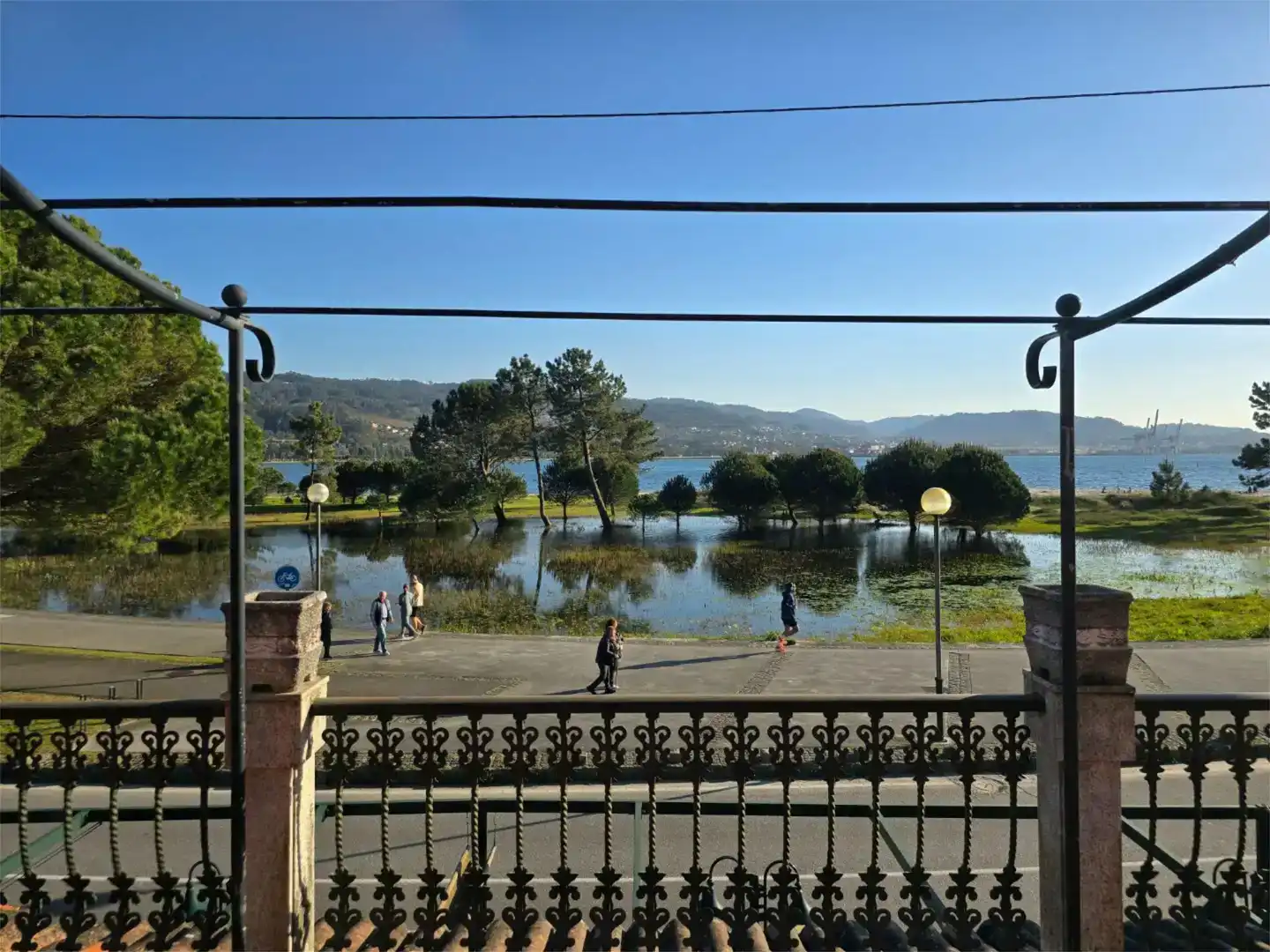 Vista exterior de Casa o xalet en venda en Poio amb Balcó