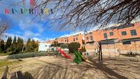 Jardí de Casa adosada en venda en Valdemoro amb Aire condicionat, Calefacció i Jardí privat