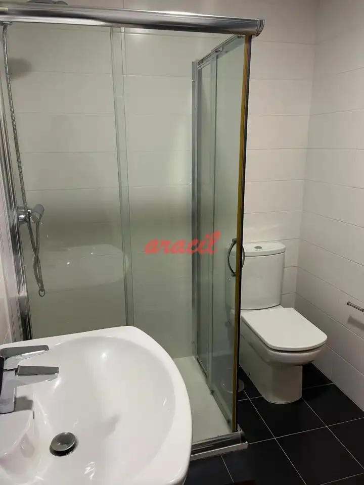 Bany de Casa o xalet de lloguer en Ourense Capital  amb Calefacció, Jardí privat i Terrassa