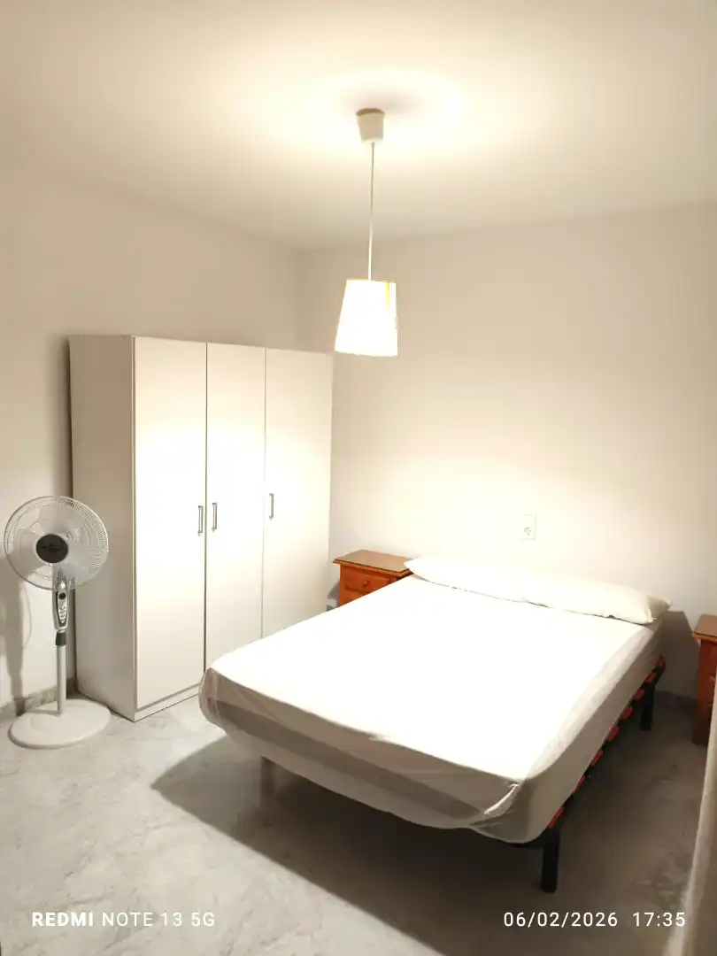 Bedroom of Apartments for rent in Granada  with Heating, Furnished and Washing machine