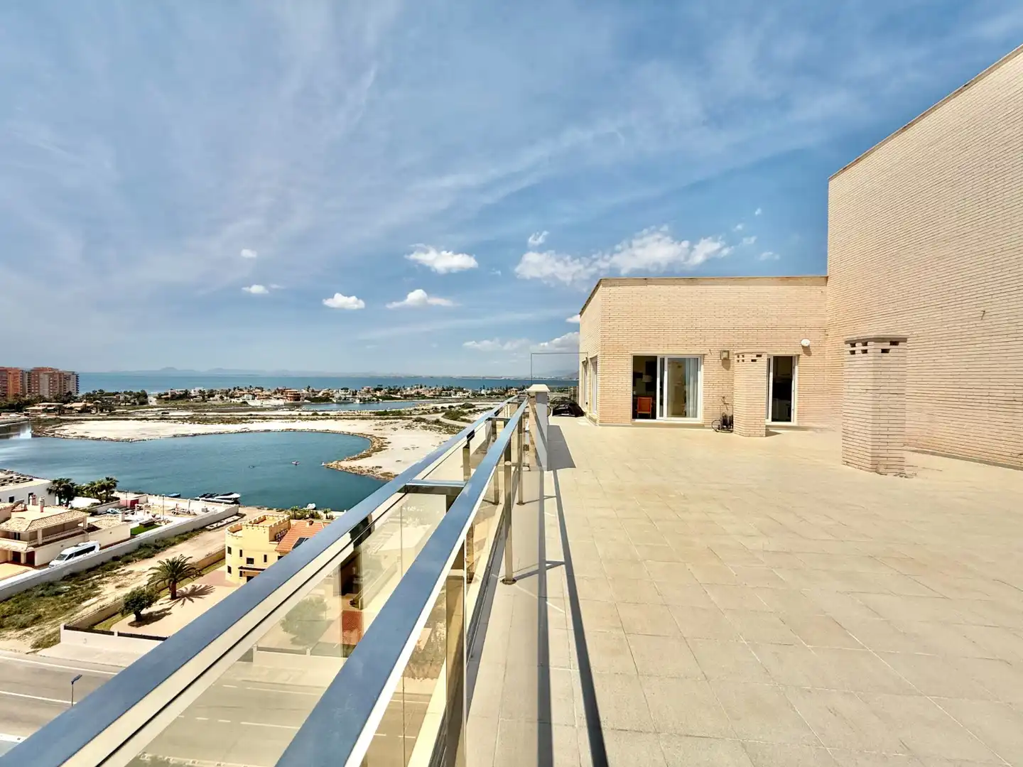 Terraza de Ático en venta en La Manga del Mar Menor con Aire acondicionado, Terraza y Trastero