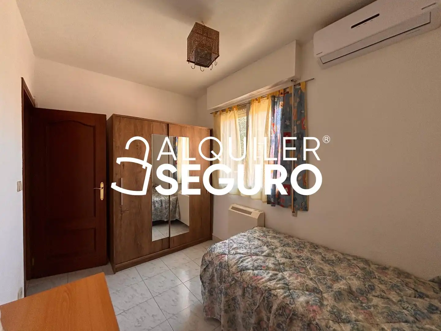 Bedroom of Flat for rent in Madrid  with Air Conditioner, Heating and Furnished