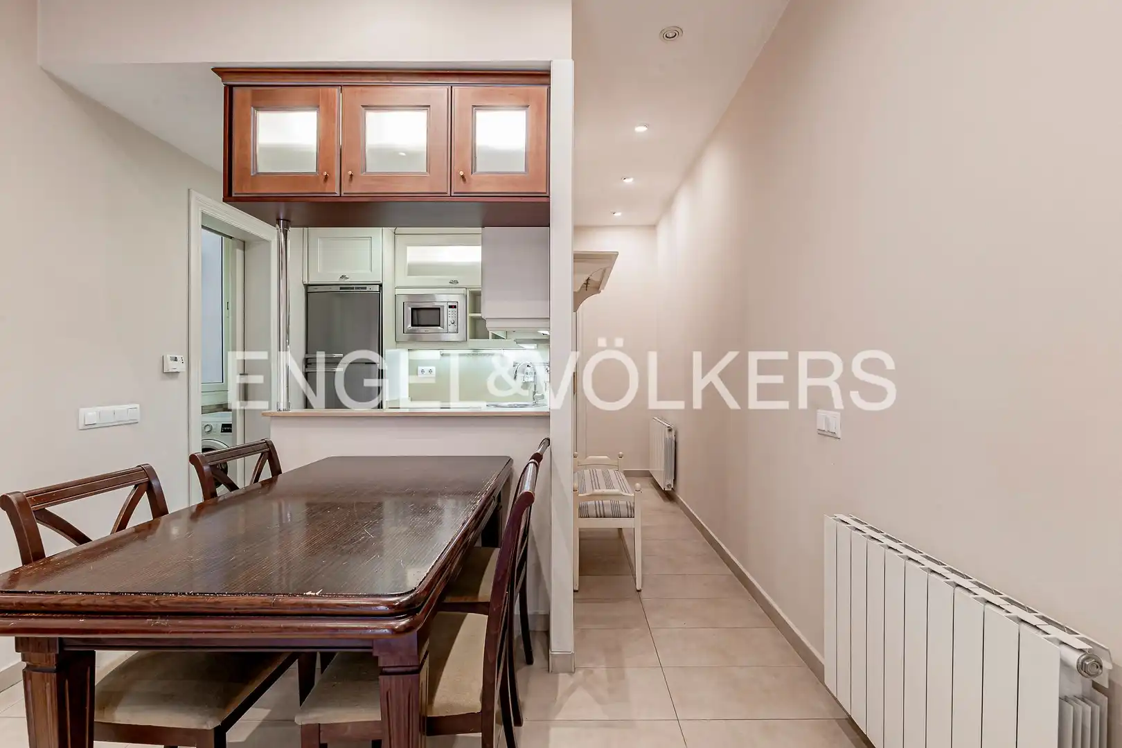 Comedor de Piso de alquiler en Barcelona con Aire acondicionado, Calefacción y Amueblado