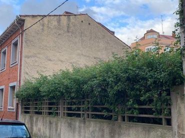 Terreny residencial en venda a Oeste