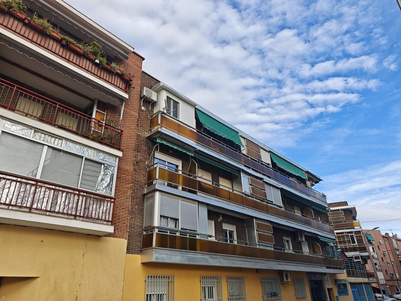 Vista exterior de Pis en venda en  Madrid Capital amb Calefacció i Terrassa
