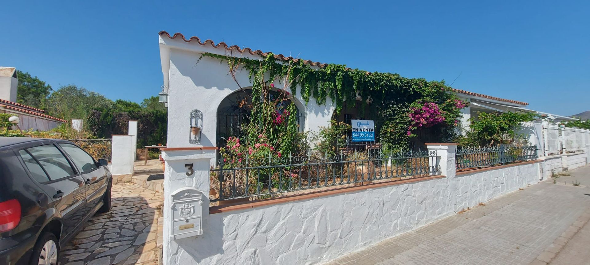 Vista exterior de Casa o xalet en venda en Roses amb Calefacció, Jardí privat i Terrassa