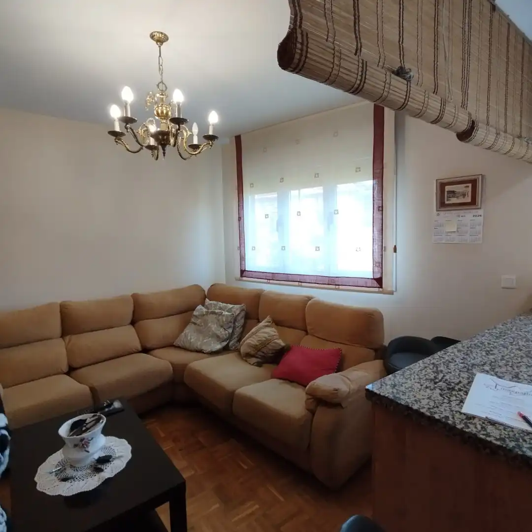 Sala de estar de Piso en venta en Avilés con Calefacción, Parquet y Trastero