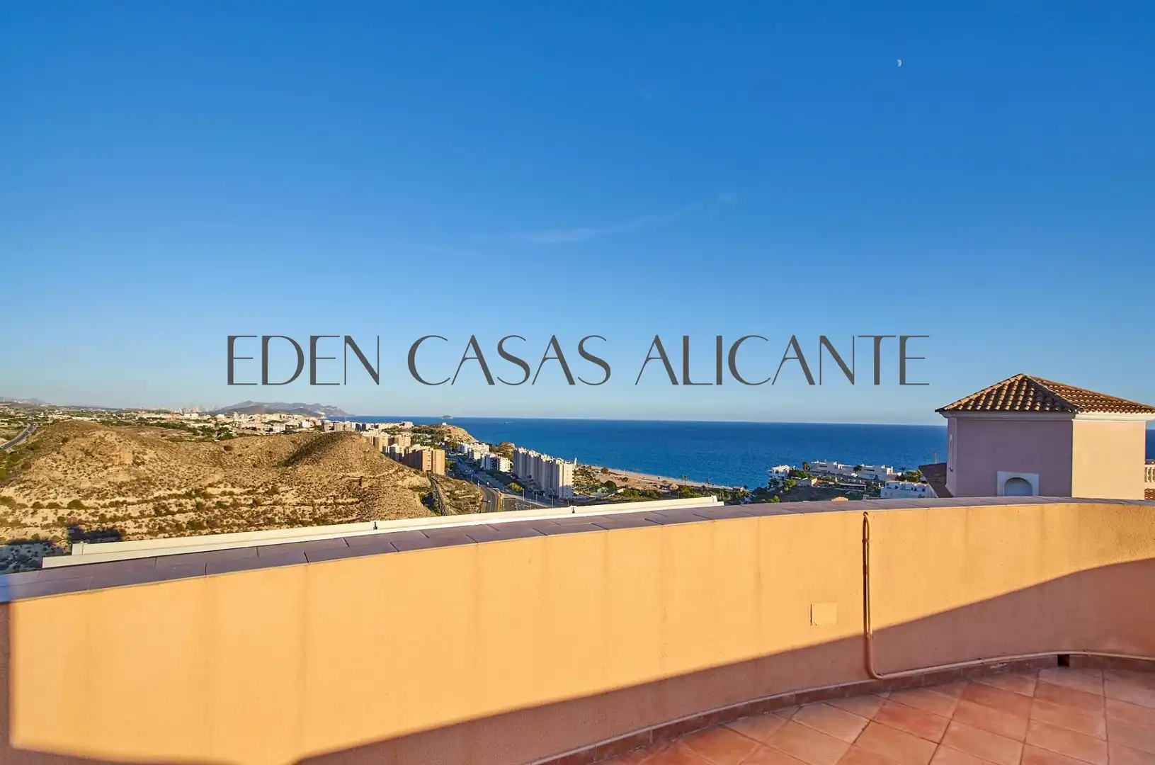 Vista exterior de Casa o chalet en venta en Villajoyosa / La Vila Joiosa con Aire acondicionado, Jardín privado y Terraza