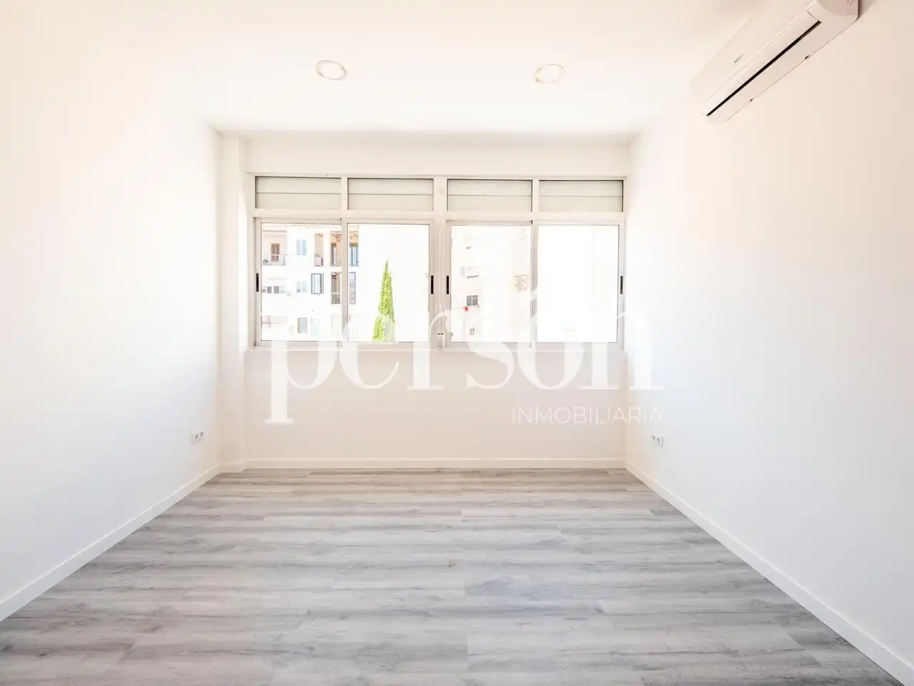 Habitación de Piso de alquiler en Valencia con Aire acondicionado, Calefacción y Amueblado