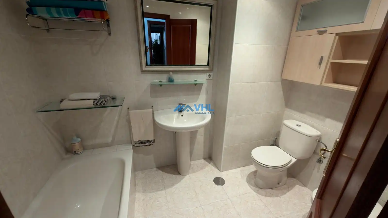 Bathroom of Flat for rent in Castro-Urdiales  with Heating, Terrace and Furnished