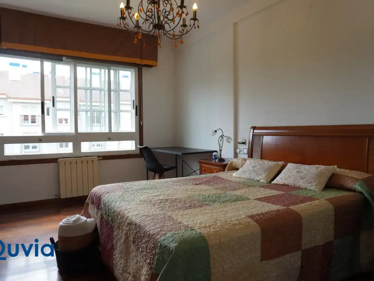 Dormitori de Pis per a compartir en Oleiros amb Jardí privat, Parquet i Traster