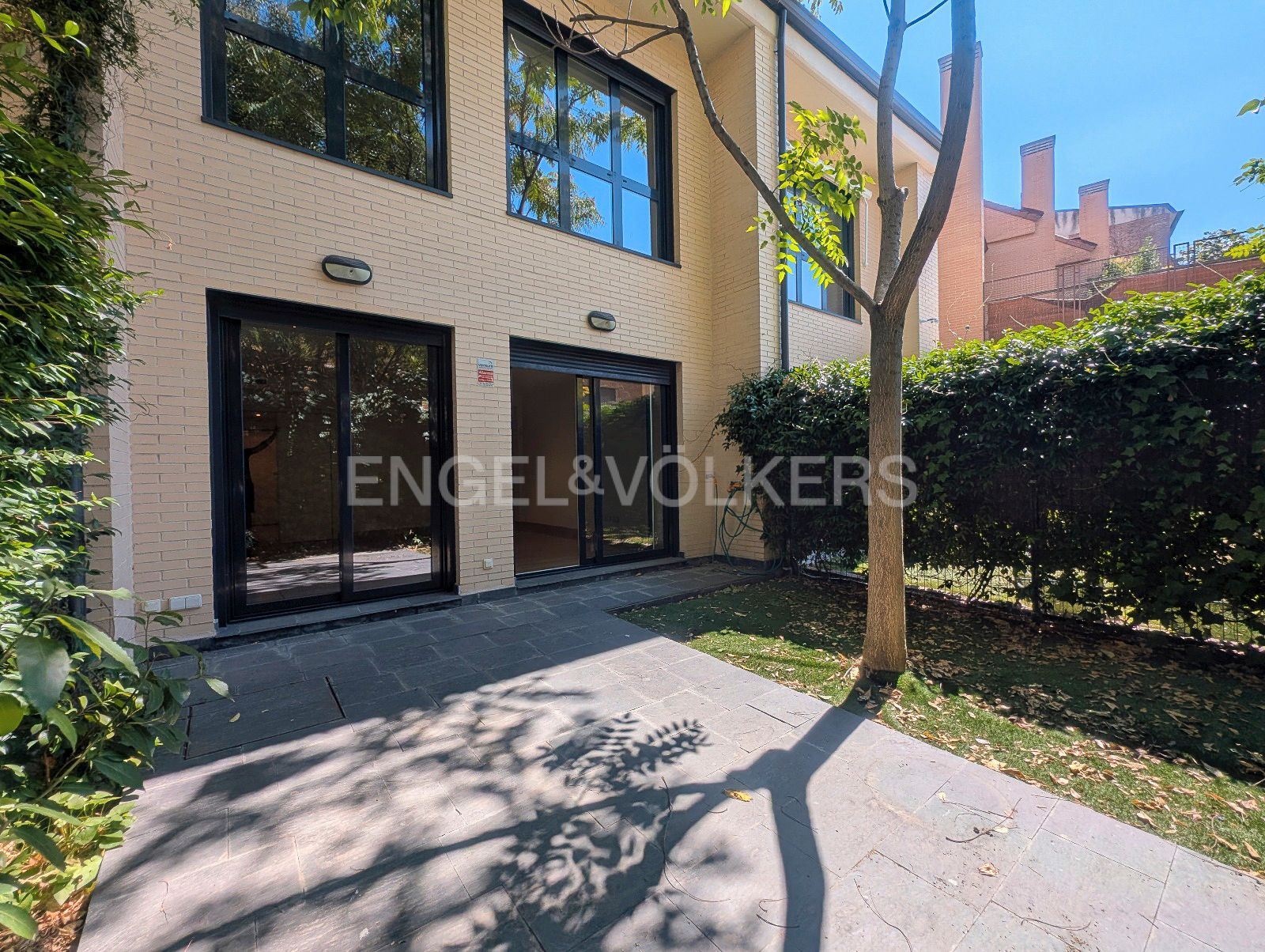 Terrassa de Casa o xalet de lloguer en  Madrid Capital amb Aire condicionat, Calefacció i Jardí privat