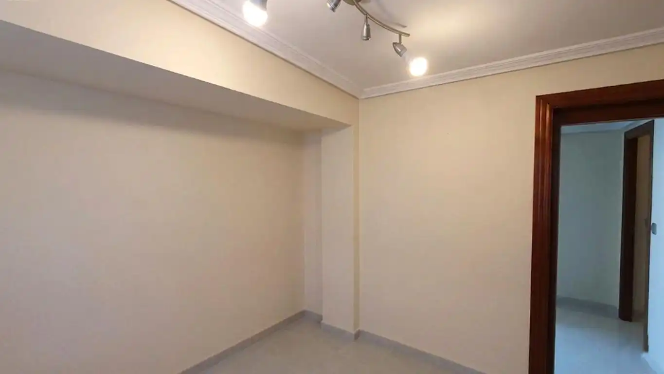 Piso en venta en L'Hospitalet de Llobregat con Aire acondicionado y Calefacción