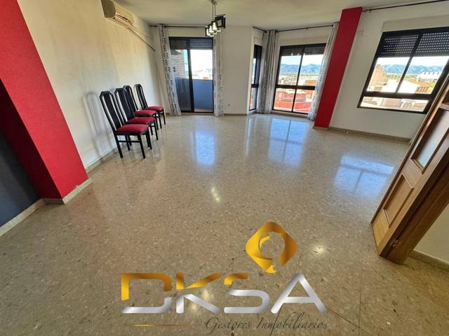 Piso en Alquiler en Avenida ITALIA en Avenida Alemania-Italia