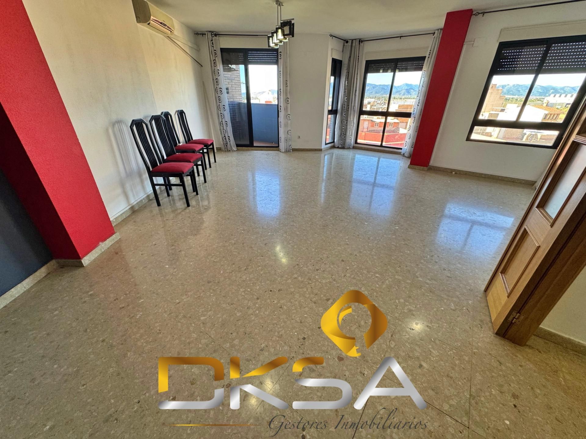 Vista exterior de Pis de lloguer en Vila-real amb Terrassa, Traster i Balcó