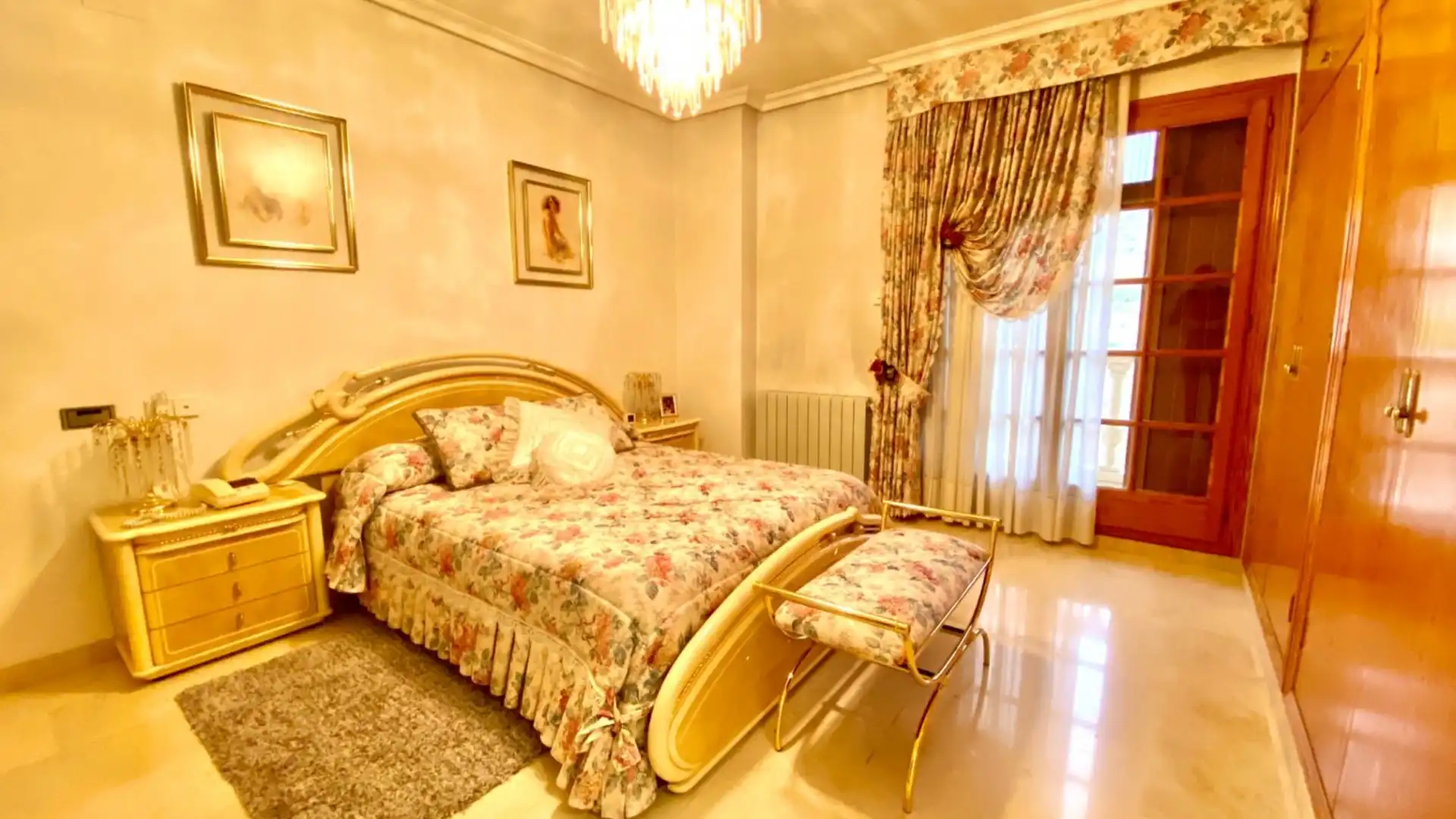 Habitación de Casa adosada en venta en Elda con Aire acondicionado, Calefacción y Balcón